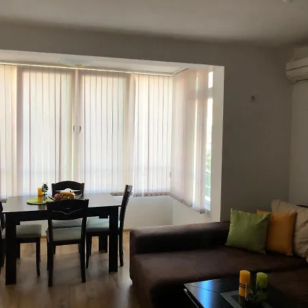 Апартамент “Лалето” Apartment